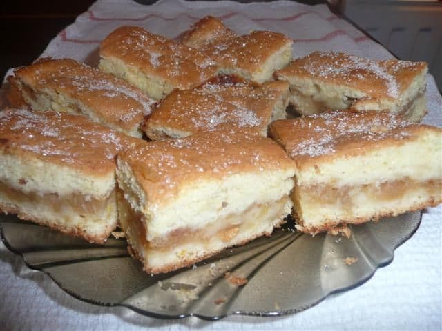 Prăjitură cu mere