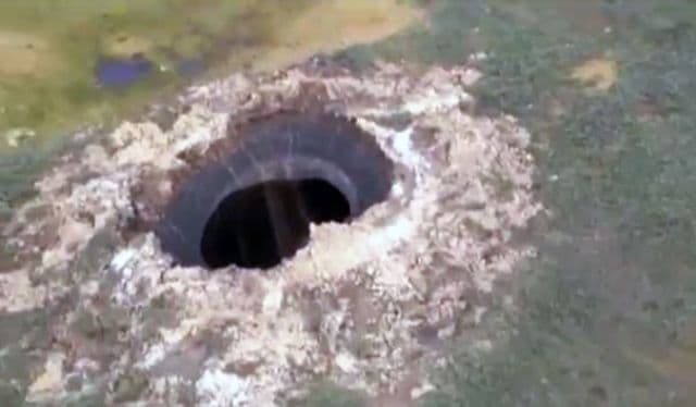 Extraterestri sau testarea unei arme secrete. Ipotezele vehiculate pentru apariția unor noi cratere gigantice în Siberia