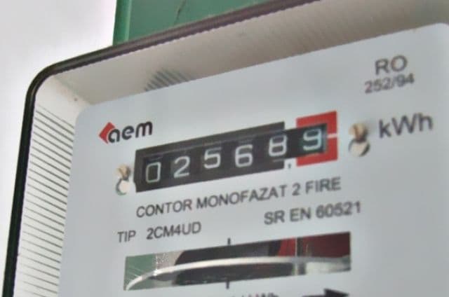 Românii au plătit în plus 15 milioane de euro în facturile de curent