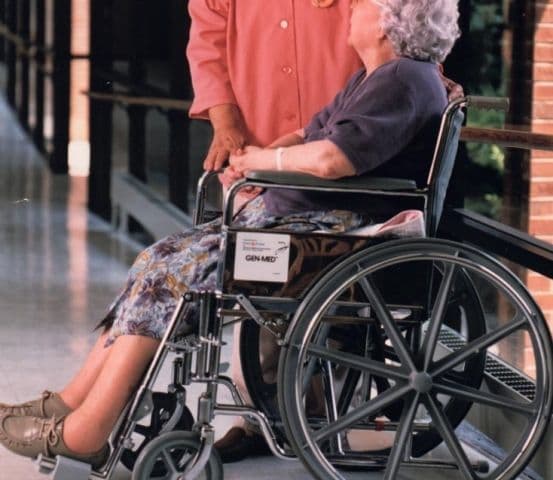 Bolnavii paralizați primesc grad de handicap după cheremul comisiilor de evaluare