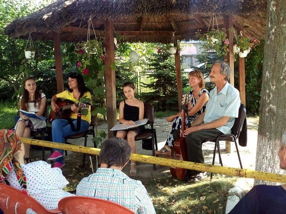 Clipe emoționante la „Căminul de bătrâni” din municipiul Dorohoi - FOTO