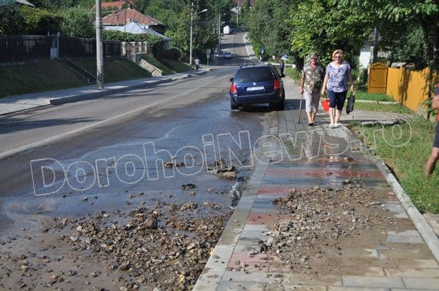O nouă avarie la conducta de apă din Dorohoi creează neplăceri. Vezi zona afectată! - FOTO