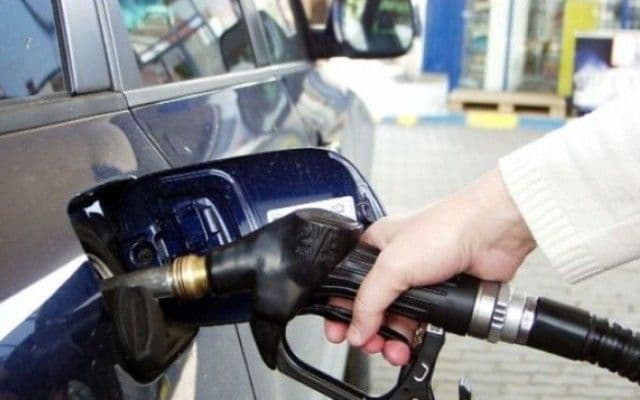 Un clujean acuză OMV PETROM că l-a furat la carburant. Bărbatul are şi dovada foto