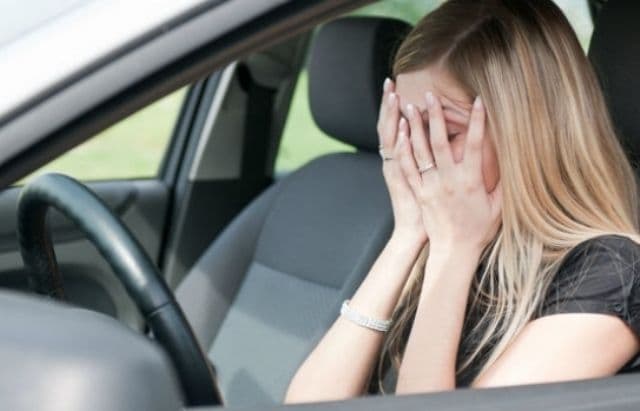 Lovitură pentru șoferi. Poliţele RCA se scumpesc cu 60 la sută pentru anumiţi conducători auto