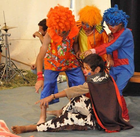 Poveste cu iz de magie - Circ Școala de Vară Asociația Sarepta Dorohoi - FOTO
