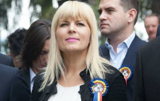 Elena Udrea a mers să se întâlnească cu starețul Ioil Corbu. Vezi ce i-a prezis acesta