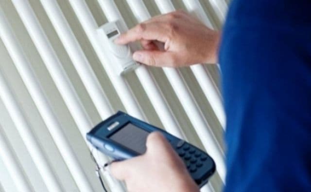 Dispare plata la pauşal: Locatarii, obligaţi să monteze repartitoare de costuri în faţa uşii