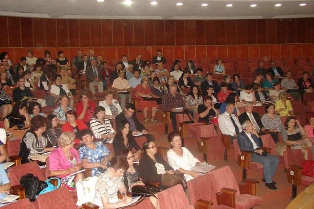 Mesajul transmis de prefect directorilor unităţilor şcolare din judeţ