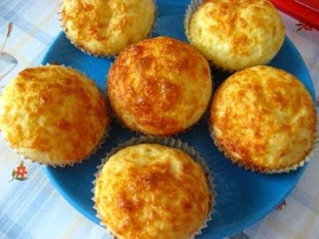 Brioșe cu cașcaval și șuncă