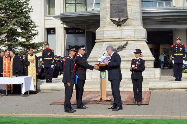 Pompier botoşănean declarat „Salvatorul de Onoare al Anului”