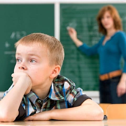 ADHD-ul afectează major performanțele școlare ale copiilor. Doar 61,8 la sută dintre copiii cu deficit de atenție termină liceul