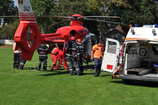 Femeie din Cordăreni cu o malformație genetică transportată de urgență la Iași cu un elicopter SMURD