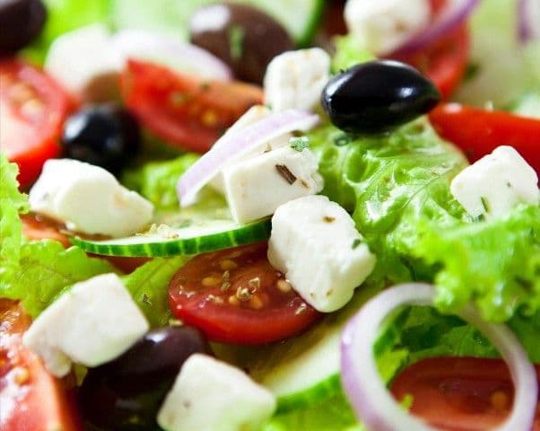 Salată de dovlecei și roșii