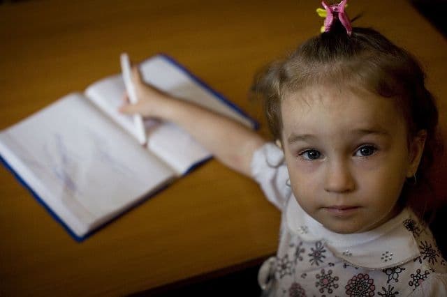 UNICEF salută adoptarea legii ce interzice instituționalizarea copiilor sub trei ani 