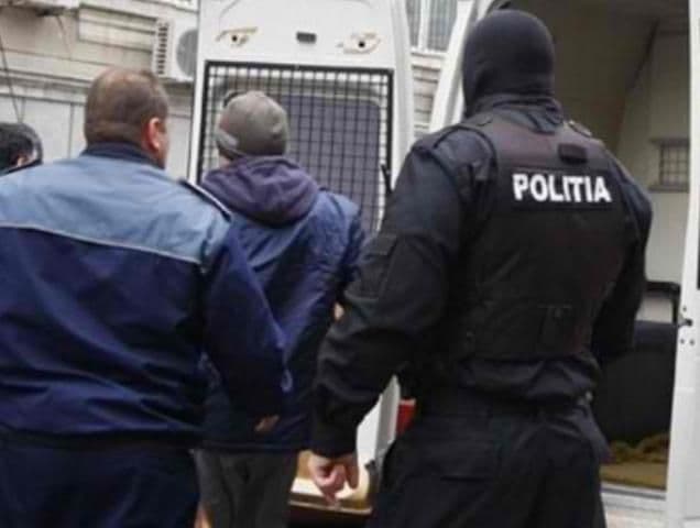 Cercetaţi pentru fapte de tulburare a ordinii şi liniştii publice