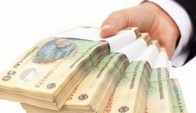 Enoriaşii pot lua credite de la biserică. Ce condiţii trebuie să îndeplinească