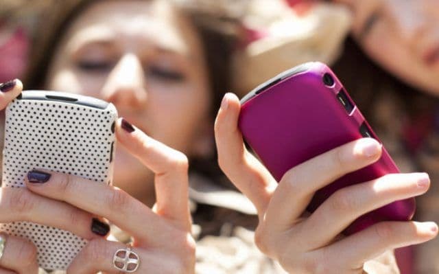 Efectele grave pe care lumina telefonului mobil le are asupra sănătății
