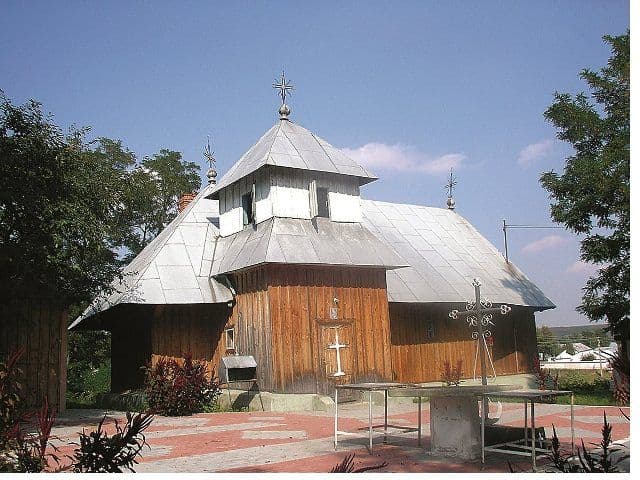 Bisericuța „Satului de peste tei” – Prelipca, comuna Văculești, își va păstra povestea atâta timp cât credința va dăinui - FOTO