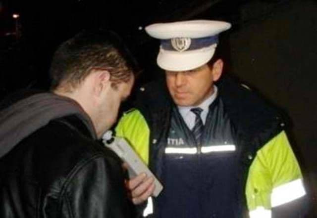 Doi tineri din Hudești și Suharău depistați în trafic sub influența băuturilor alcoolice