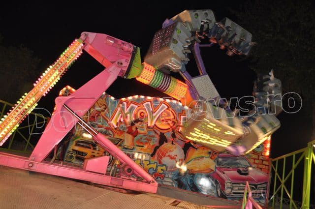 Zilele Municipiului Dorohoi 2014: Adrenalină, distracție şi senzaţii tari la Parcul de distracţii Luna Park - FOTO