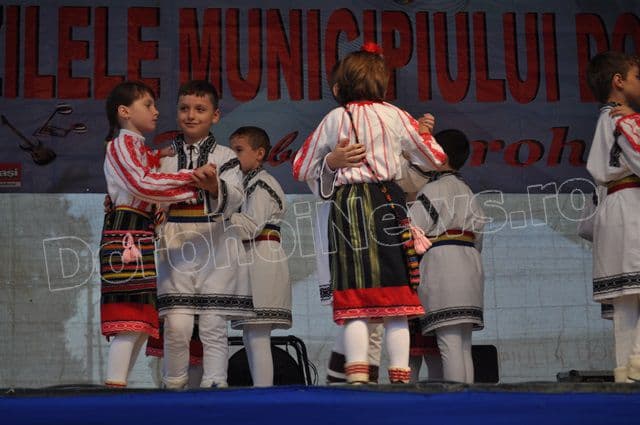 Zilele Municipiului Dorohoi 2014: Talentele dorohoiene au încântat din nou publicul – FOTO