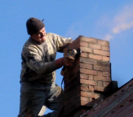 Zeci de persoane îşi pierd viaţa în fiecare an din cauza intoxicaţiei cu monoxid de carbon. Tu când ţi-ai verificat coşul de fum?