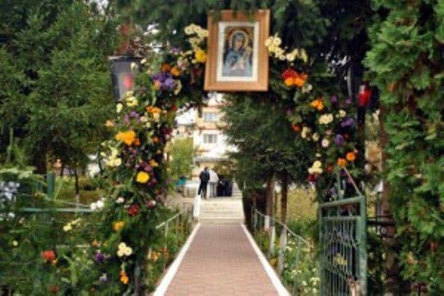 Invitație la rugăciune și bucurie duhovnicească - Hramul Bisericii „Sf. Cuv. Parascheva” din Dorohoi