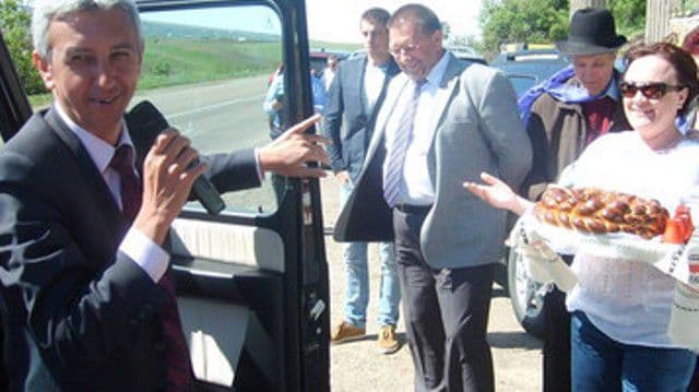 Dan Diaconescu vine astăzi în județul Botoșani să creștineze o… Victorie
