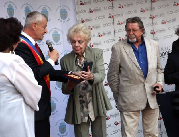 Un mare nume al scenei româneşti riscă să ajungă în stradă şi să rămână fără casă