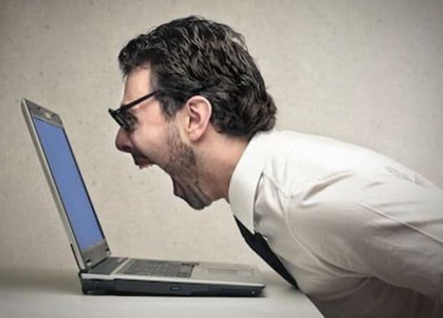 Ce să nu mai faci pe internet. Gestul care te bagă în închisoare