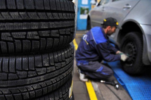 E momentul să schimbi cauciucurile. Ce amendă primeşti dacă nu ai cauciucuri de iarnă