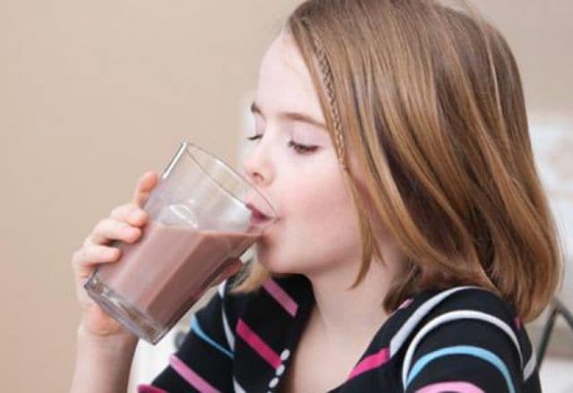 Ce minuni face o cană de cacao înainte de culcare