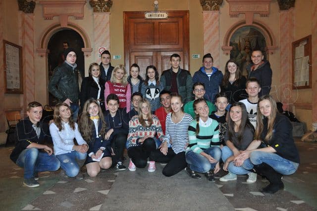 Balul Bobocilor 2014: Astăzi se decid cei mai frumoși și talentați boboci de la CN „Grigore Ghica” Dorohoi
