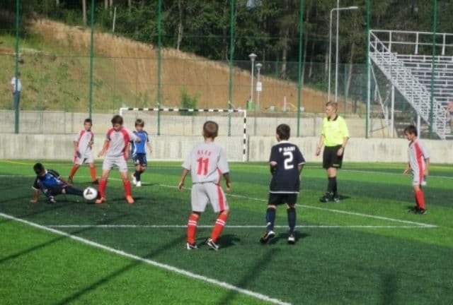 Fotbalul va fi introdus în programa şcolară 2015-2016. Anunţul Guvernului