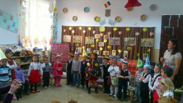 Grădiniţa Broscăuţi – „Toamna zână din poveşti, mândră şi frumoasă eşti!” - FOTO