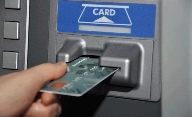 Ai card? Schimbare majoră din 2015 la toate bancomatele. Este obligatoriu!