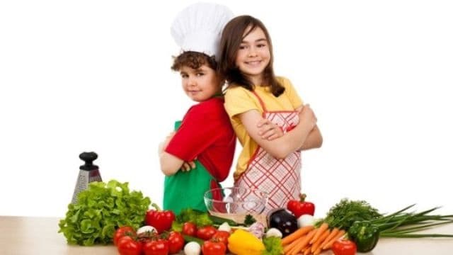 Schimbări în programa şcolară. Ministerul pregăteşte un alt curs pentru elevi