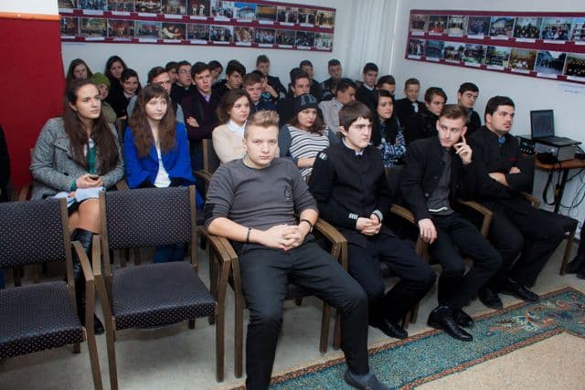 „Să vorbim despre bani și bănci”, proiect desfășurat la Seminarul „Sf. Ioan Iacob” din Dorohoi