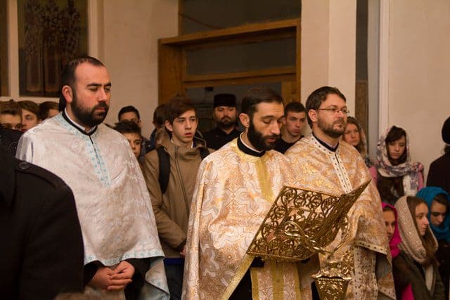 Simpozion dedicat Sfinţilor Martiri Brâncoveni, la Seminarul Teologic Dorohoi - FOTO