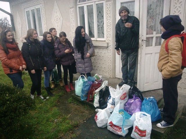 Colegiul Naţional „Grigore Ghica” Dorohoi - Săptămâna legumelor şi a fructelor donate - FOTO