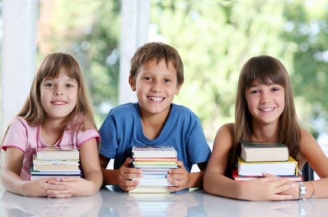 Anunţ important venit de la Ministrul Educaţiei. Vezi ce se va întâmpla cu manualele de clasa a III-a