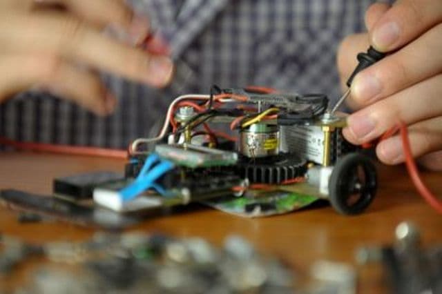 Dorohoieni prezenți la Concursul național de construcții electronice „TEAM” ediția IX-a la Palatul Copiilor Botoșani