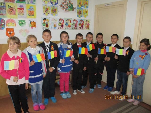 Mesajul elevilor de la Şcoala Sauceniţa: „Promit  din  tot sufletul să fiu credincios lui Dumnezeu şi țării!” - FOTO