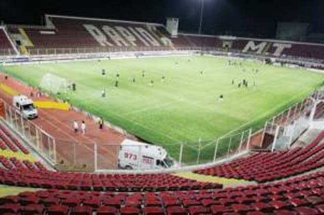 Şoc la Rapid: 10 jucători au fost daţi afară