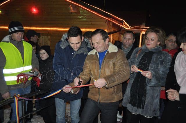 Patinoarul cu gheață artificială din Dorohoi a fost deschis oficial – FOTO