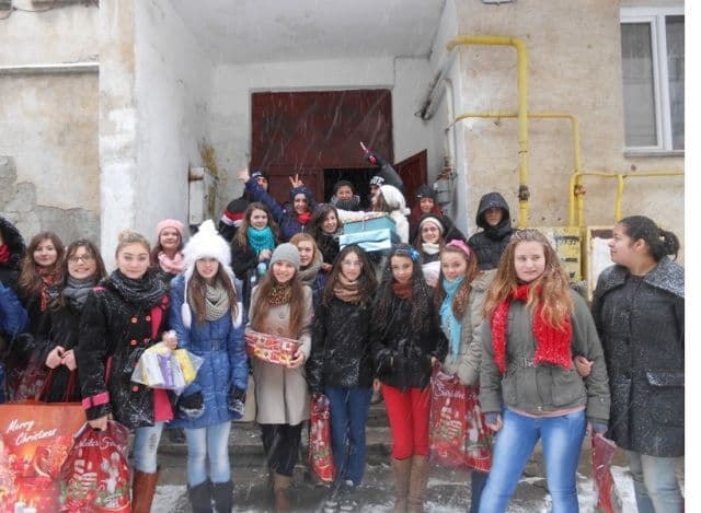 „Împreună pentru semenii noştri” – activitate caritabilă a elevilor Liceului „Regina Maria”