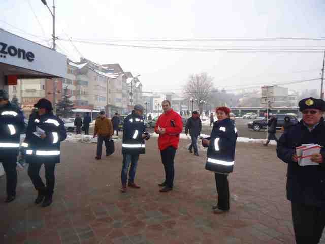 Campanie de informare a populației pentru prevenirea incendiilor, pe pietonalul Grigore Ghica din Dorohoi