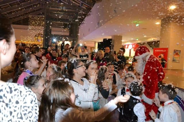 Serbările Iernii la Uvertura Mall - FOTO