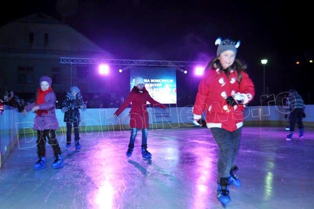 Vezi ce părere au dorohoienii despre patinoarul deschis în Dorohoi? Rezultatul sondajului!