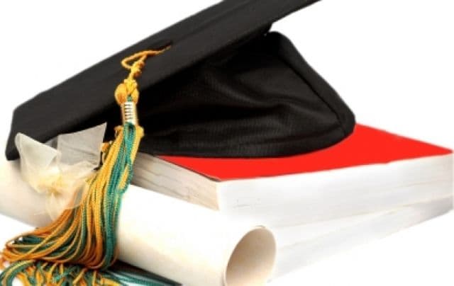 Profesorii care au susţinut doctoratul după 2010, penalizaţi la salariu